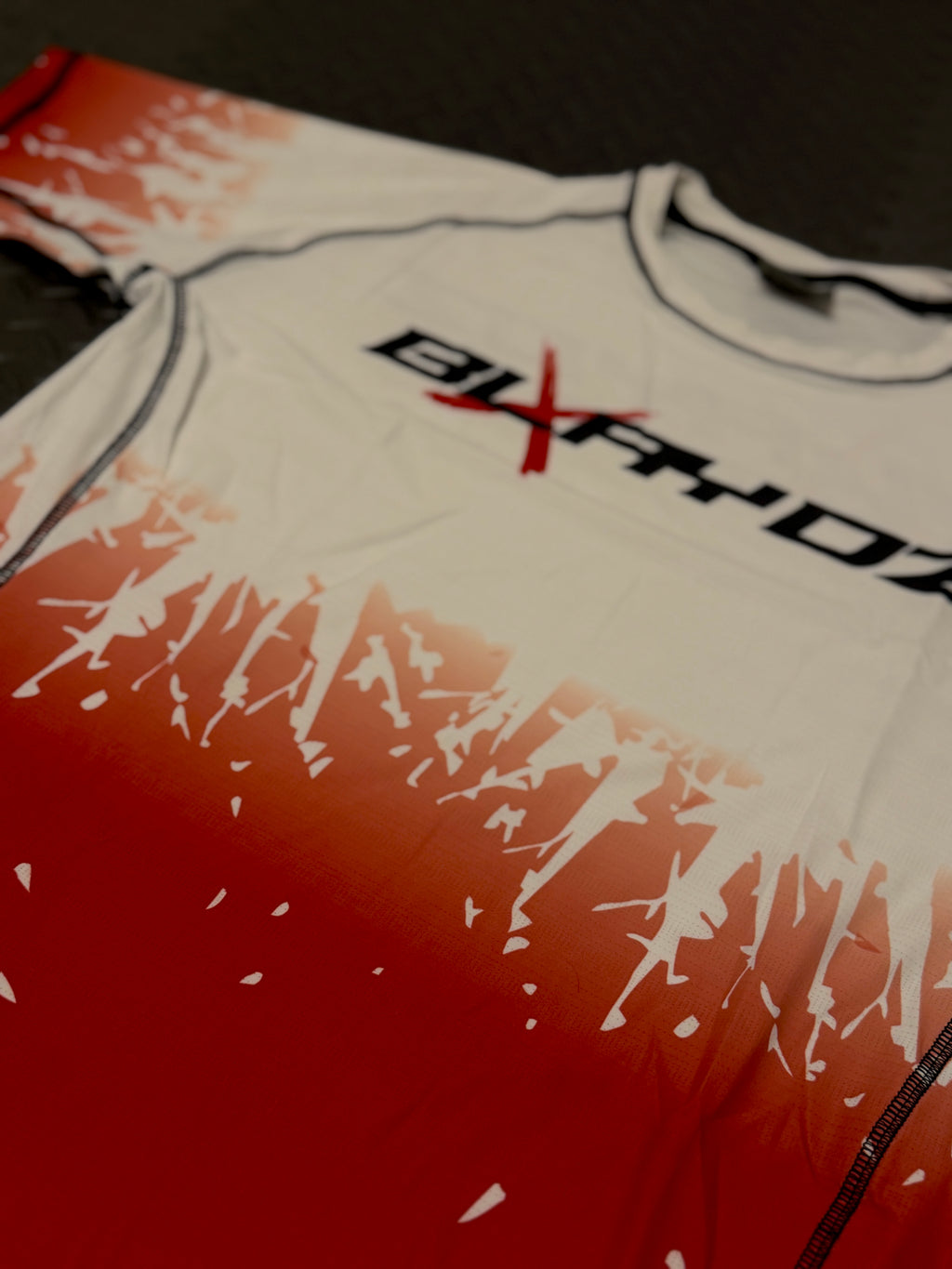3er Set - Boxhandschuhe, Rashguard Shirt, Fightshort - Blaze Strike Collection