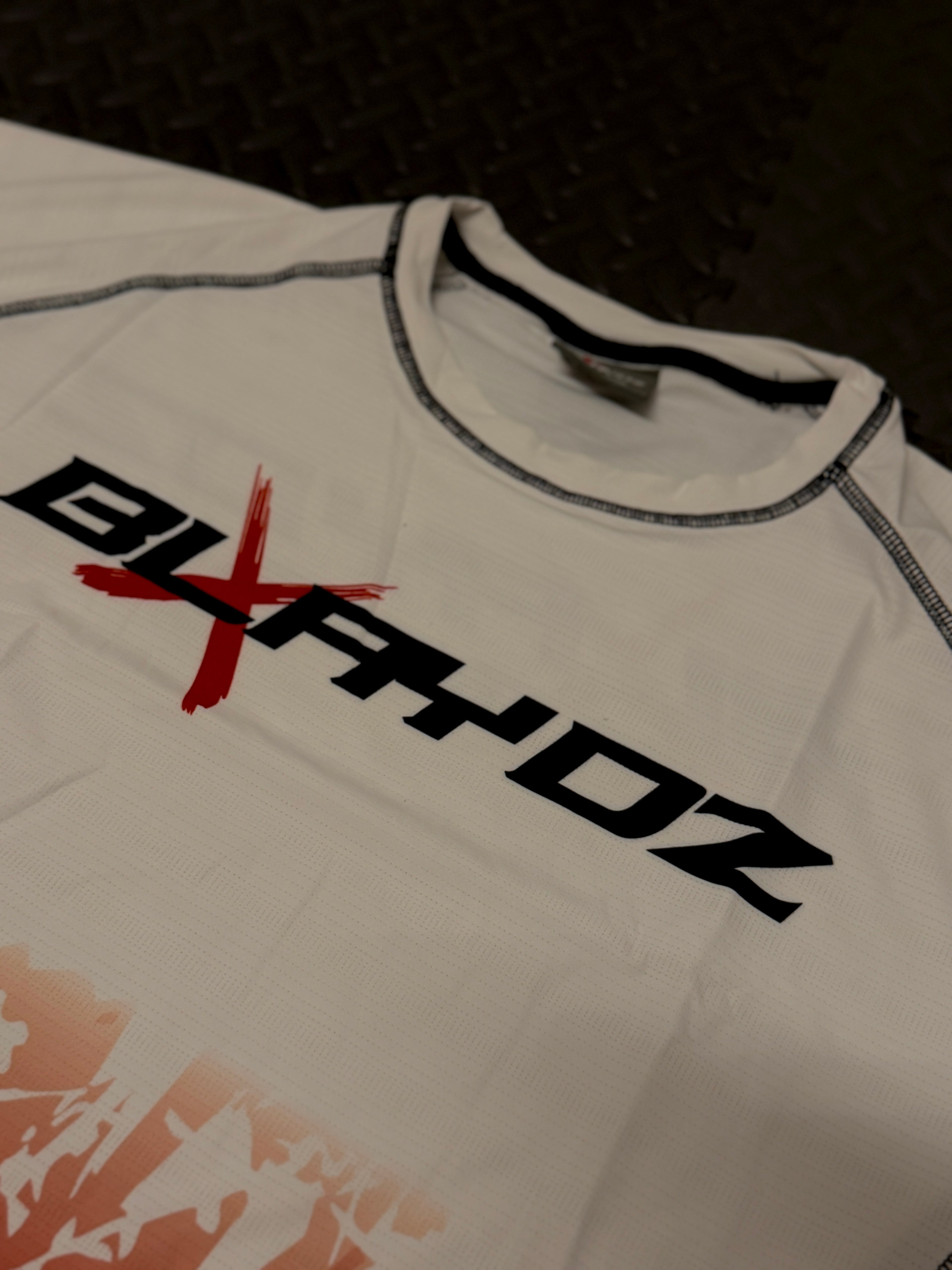 3er Set - Boxhandschuhe, Rashguard Shirt, Fightshort - Blaze Strike Collection