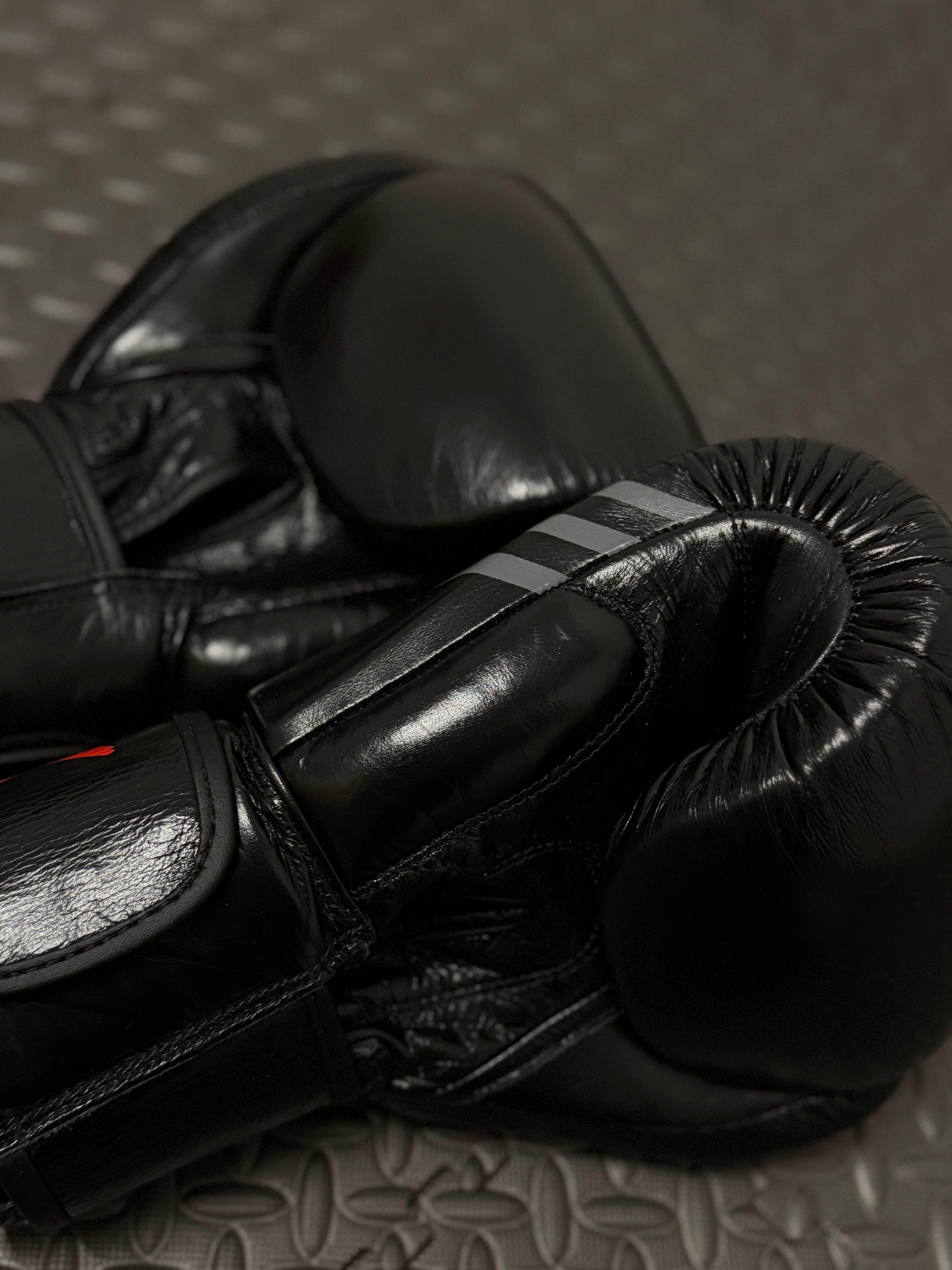 Boxhandschuhe - Shadow Strike Collection