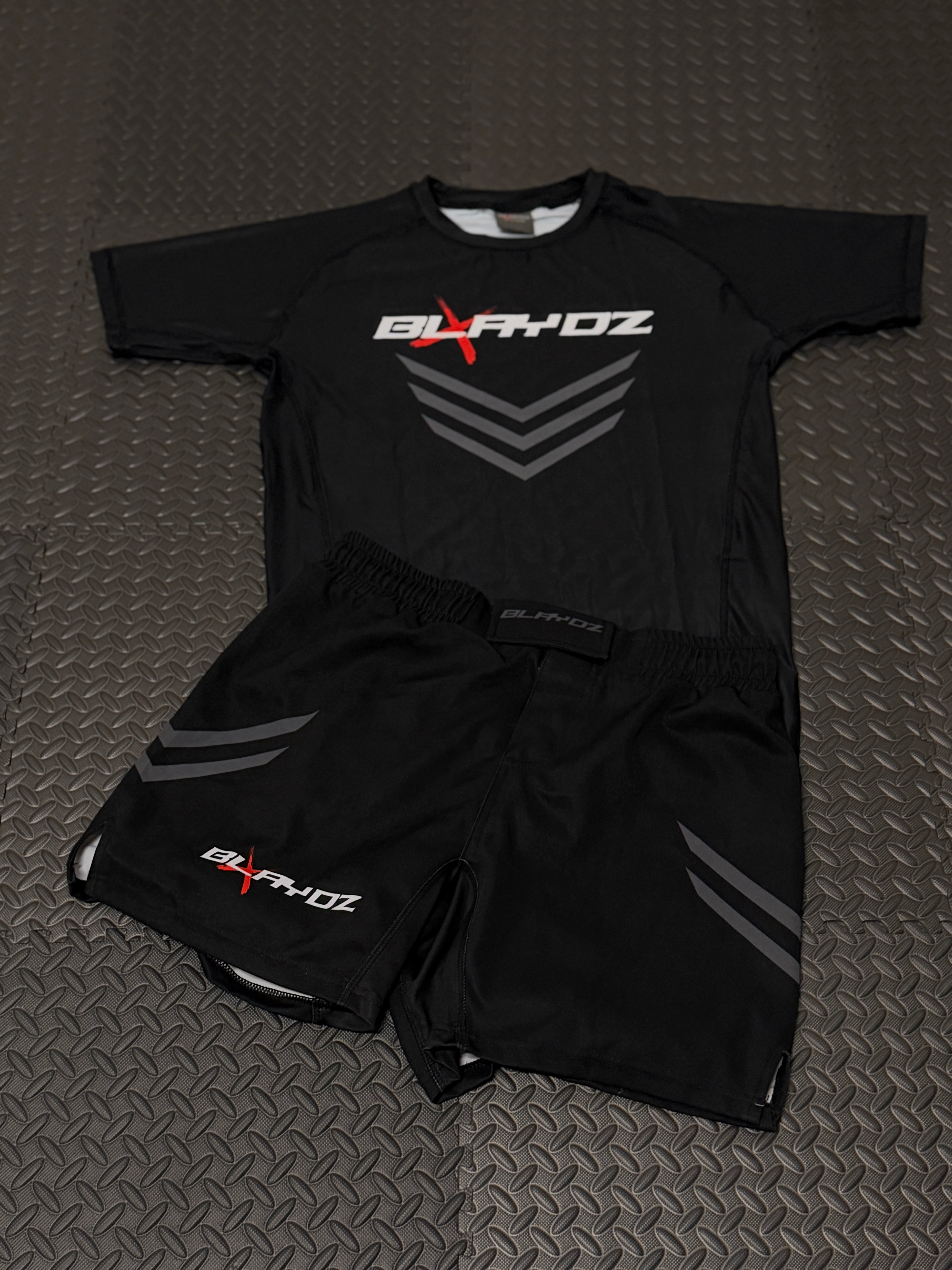 2er Set - Rashguard Shirt & Fightshort Set - Shadow Strike Collection